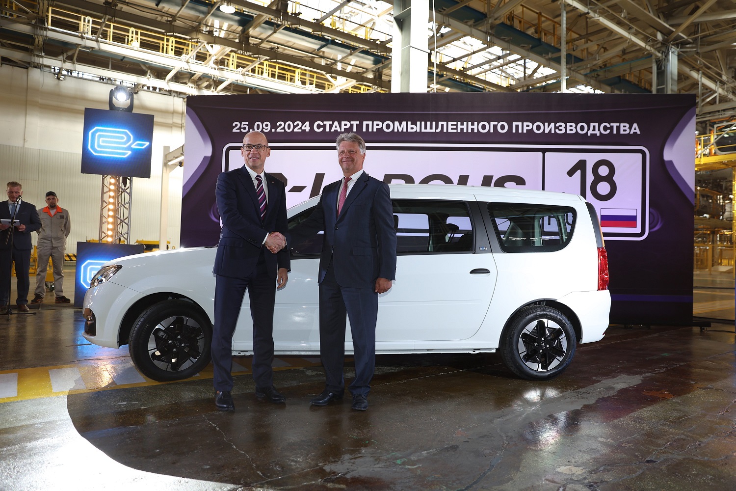 Lada e-largus: самый локализованный электромобиль встал на конвейер